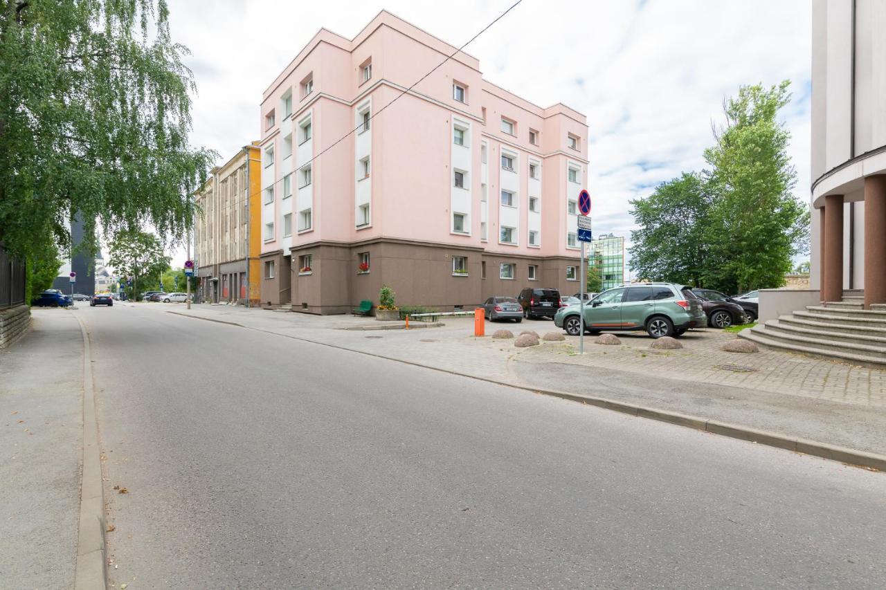 Cozy Stylish With Free Parking By Centralapartments Appartamento Reval